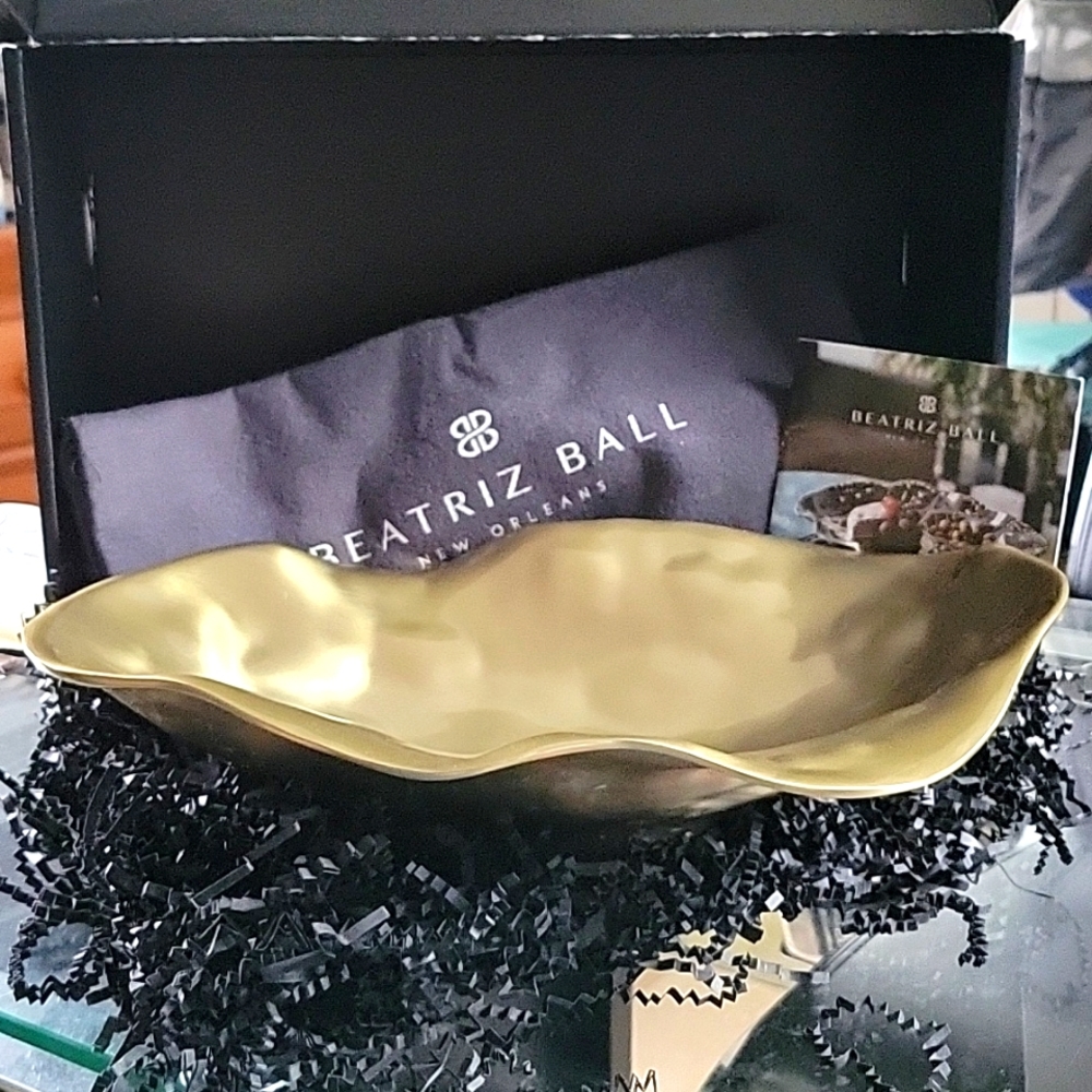Beatriz Ball New Orleans SIERRA MODERN Maia Medium Oval Bowl (Gold)